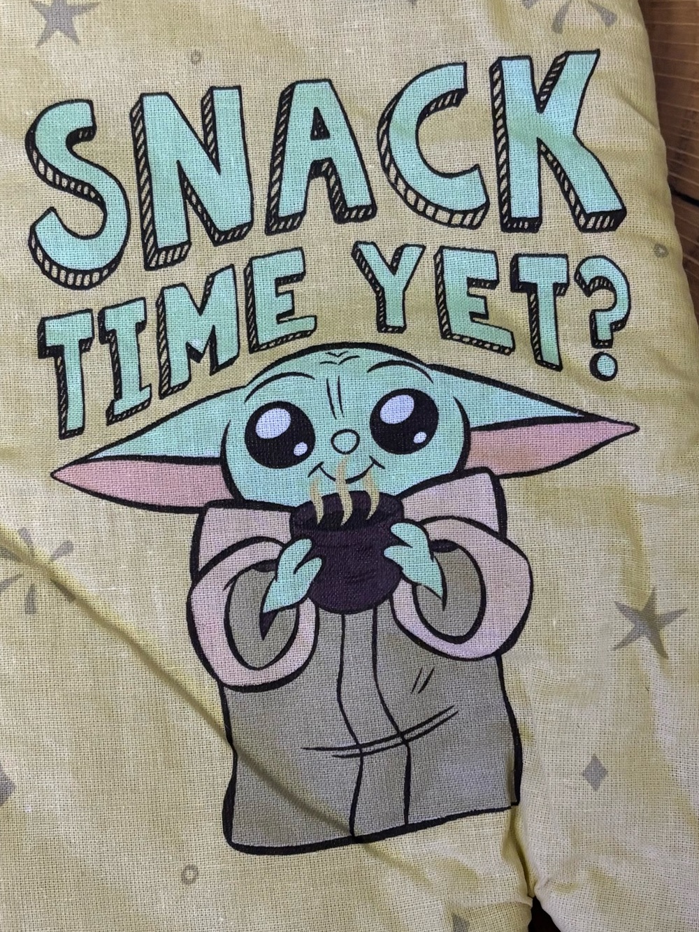 NWT- Star Wars the mandalorian Grogu Oven Mitt in Yellow with Mint & Pink Accent